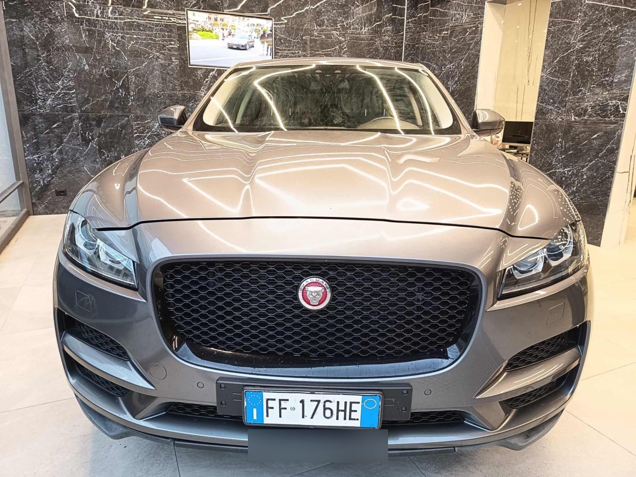 JAGUAR F-Pace