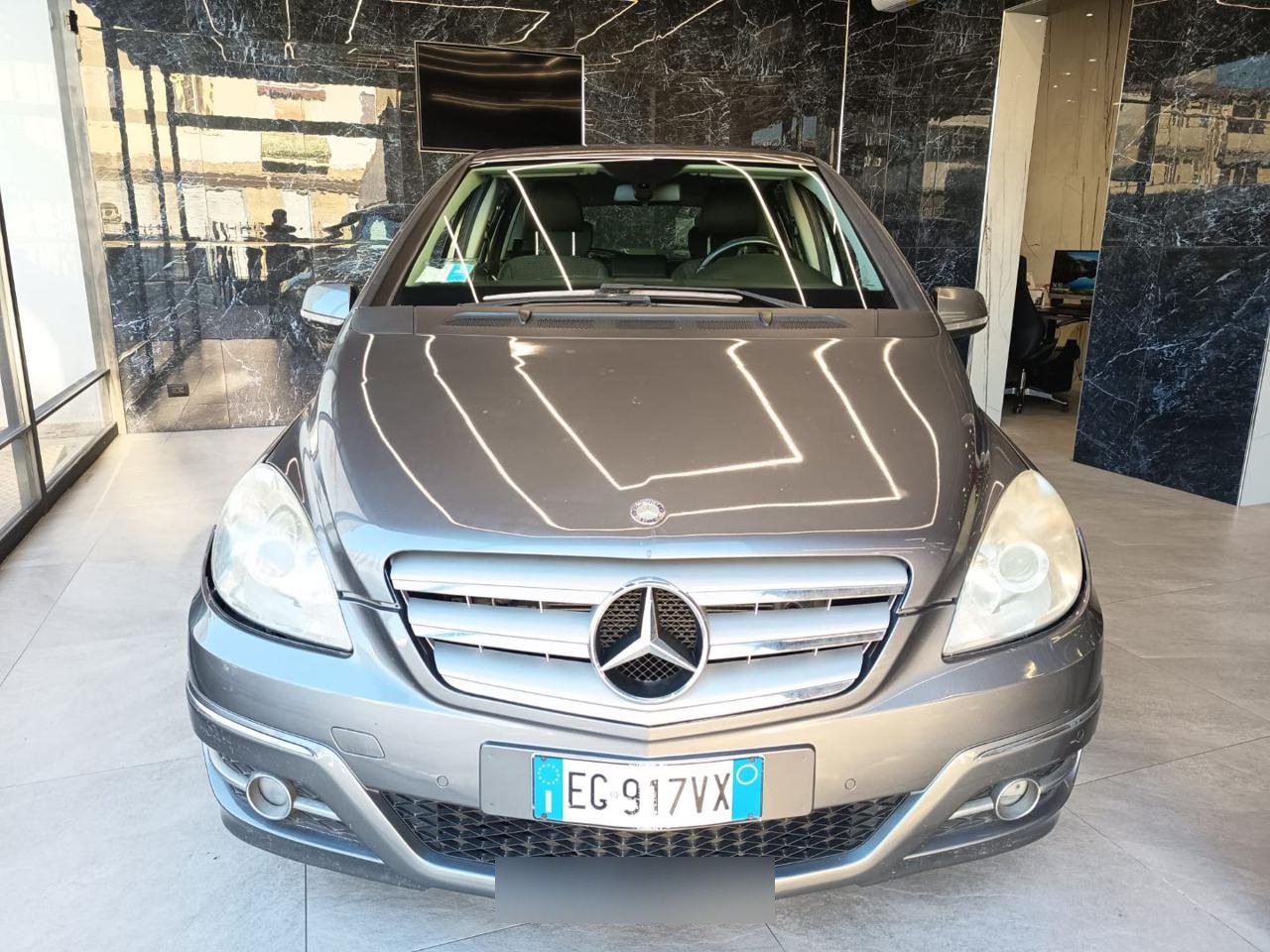 MERCEDES-BENZ B 200