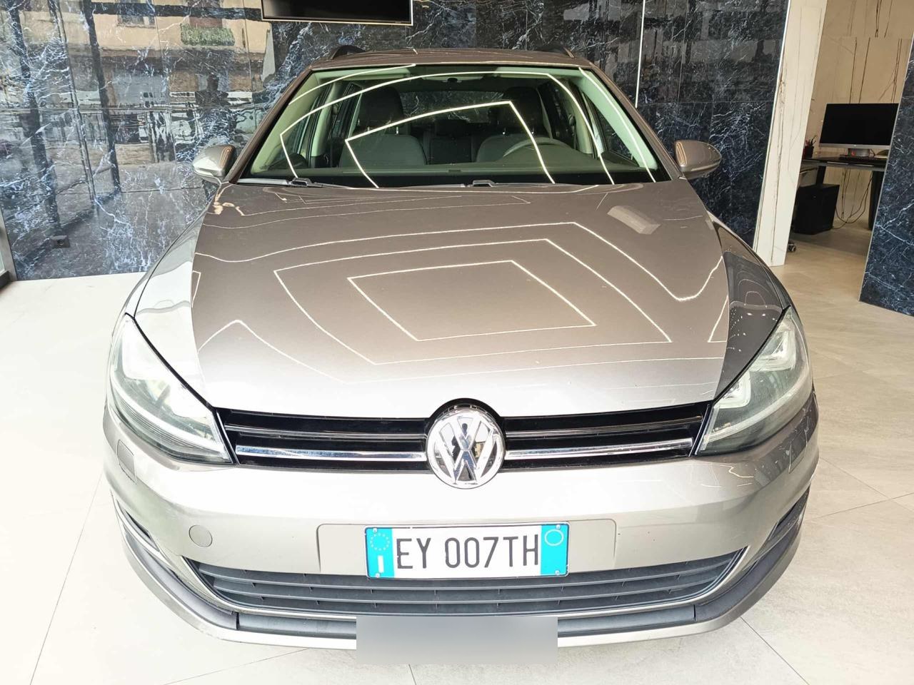 VOLKSWAGEN Golf Variant